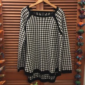 Houndstooth tunic sweater